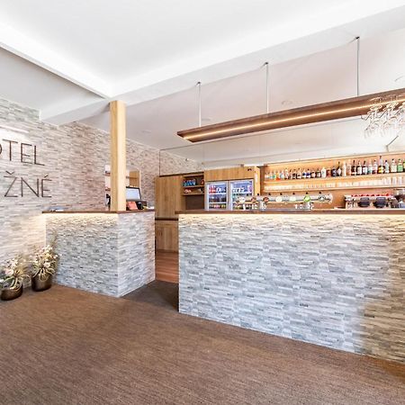 Hotel Snezne Luaran gambar